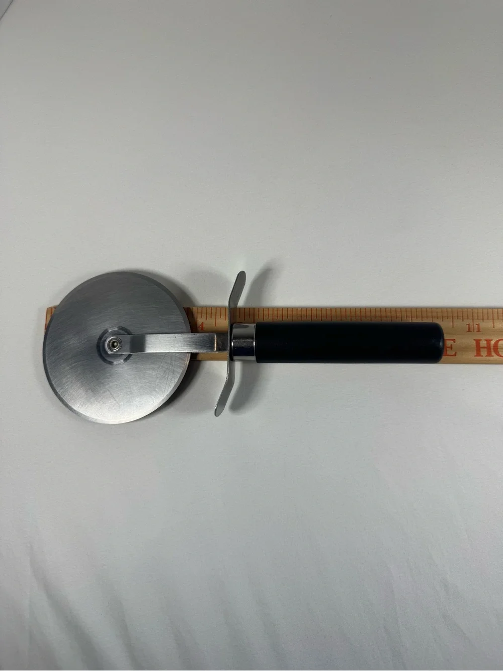 Pampered Chef #1301 Classic Black handle Pizza Cutter Large Wheel